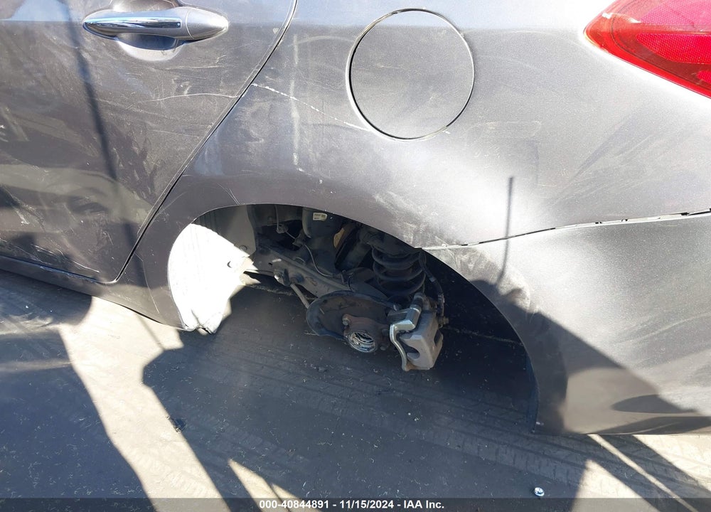 2018 KIA FORTE EX VIN: 3KPFL4A85JE181585