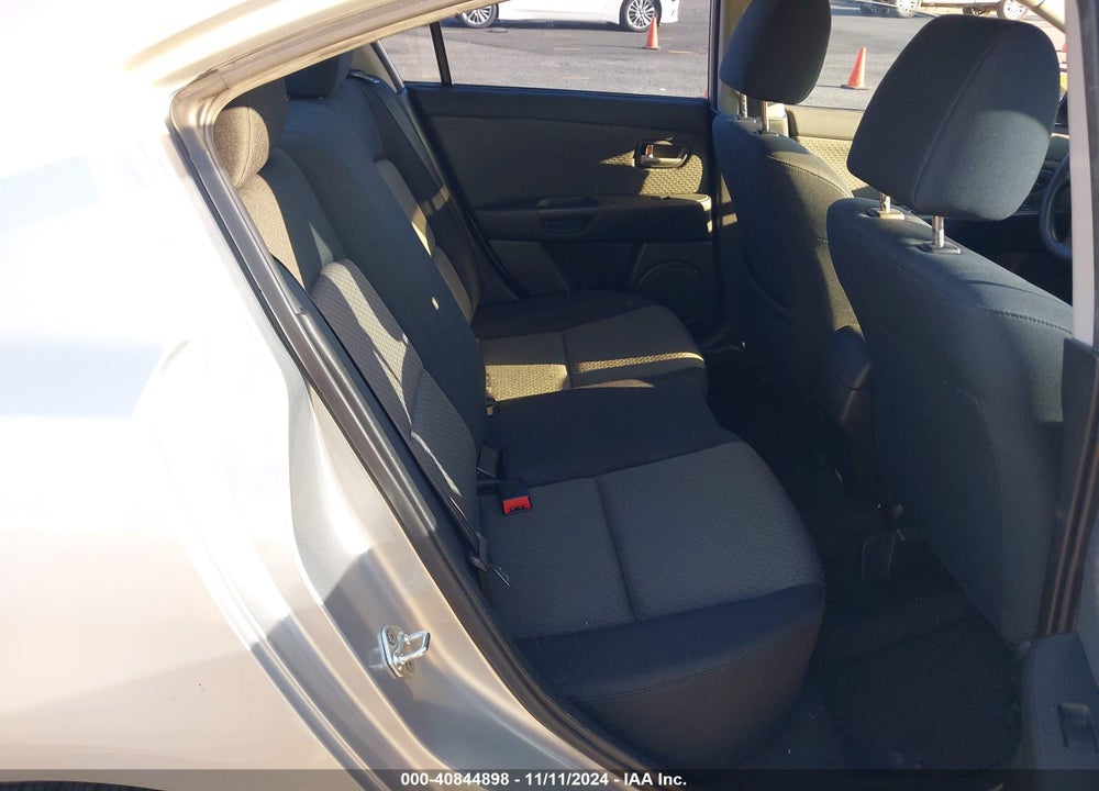 2005 MAZDA 3 I VIN: JM1BK12F651256011