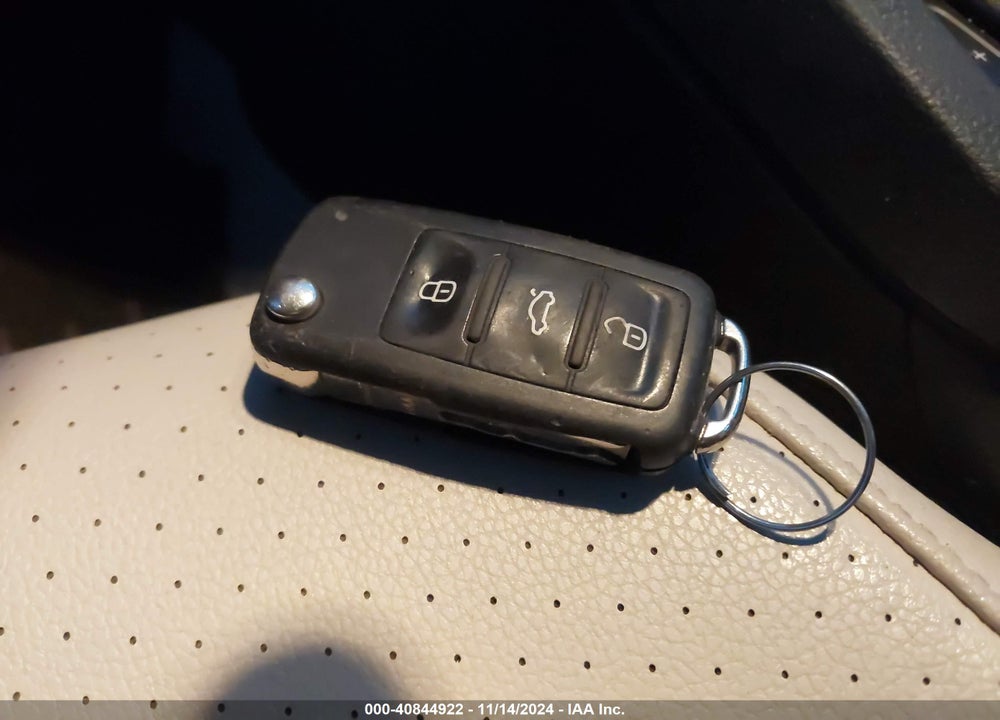 2015 VOLKSWAGEN JETTA 1.8T SE VIN: 3VWD17AJ5FM356896