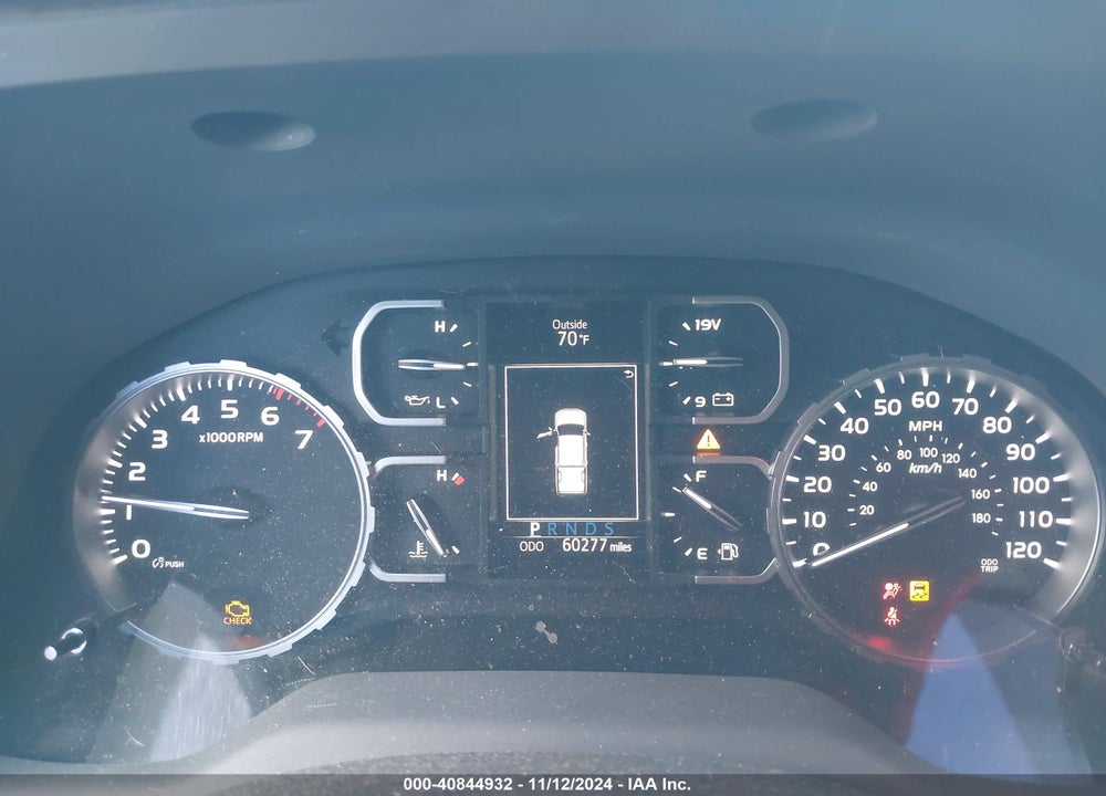 2018 TOYOTA TUNDRA SR5 5.7L V8 VIN: 5TFDY5F12JX701672