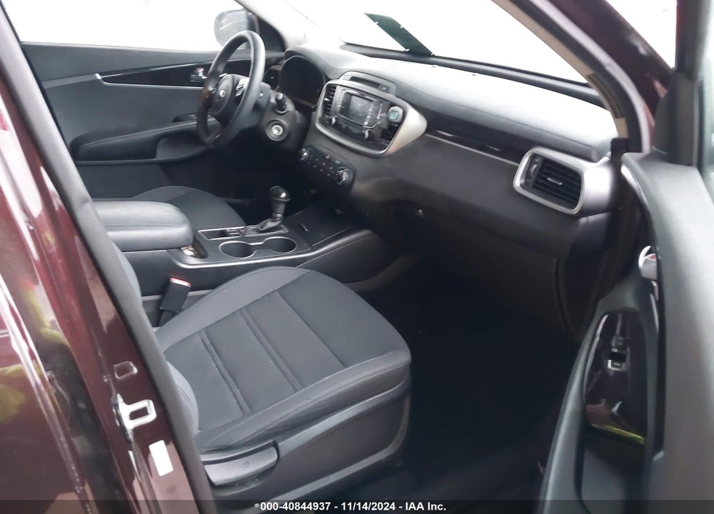 2016 KIA SORENTO 2.4L LX VIN: 5XYPG4A34GG060149