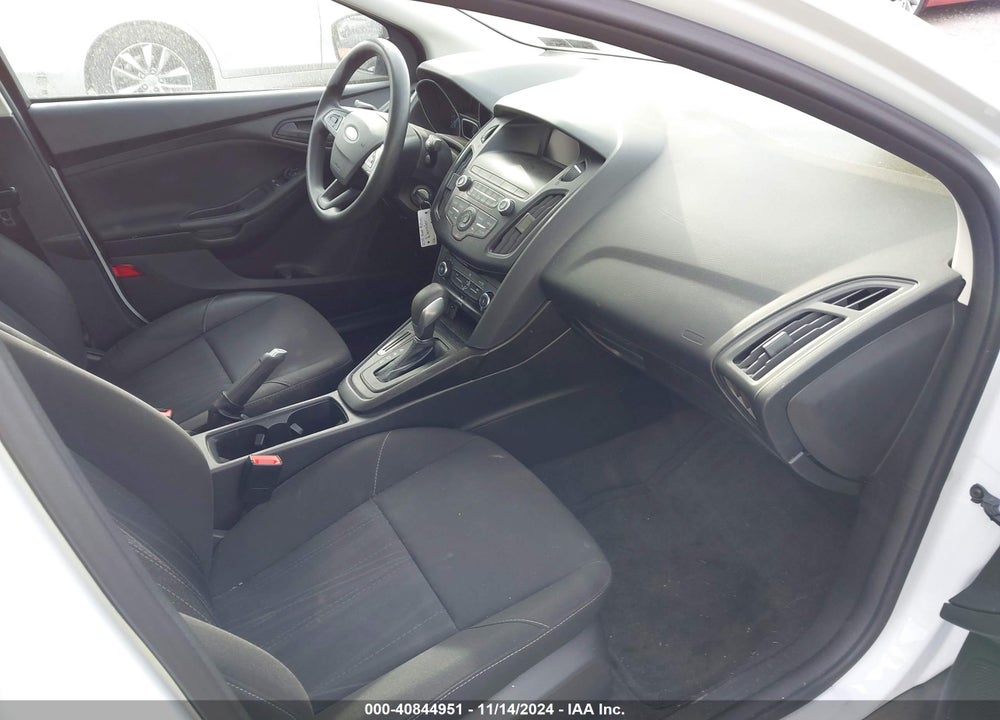 2018 FORD FOCUS S VIN: 1FADP3E27JL298657