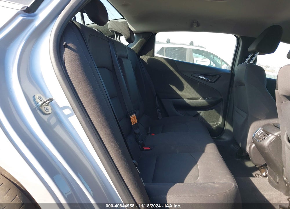 2018 CHEVROLET MALIBU LT VIN: 1G1ZD5ST4JF105342