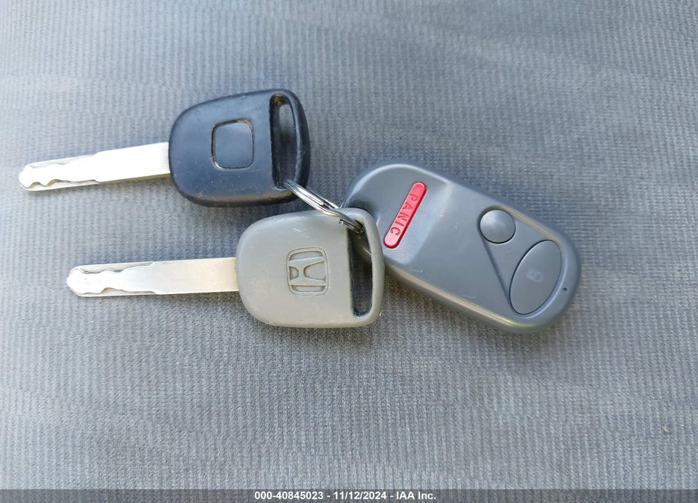 2005 HONDA CIVIC LX VIN: 2HGES16545H517363