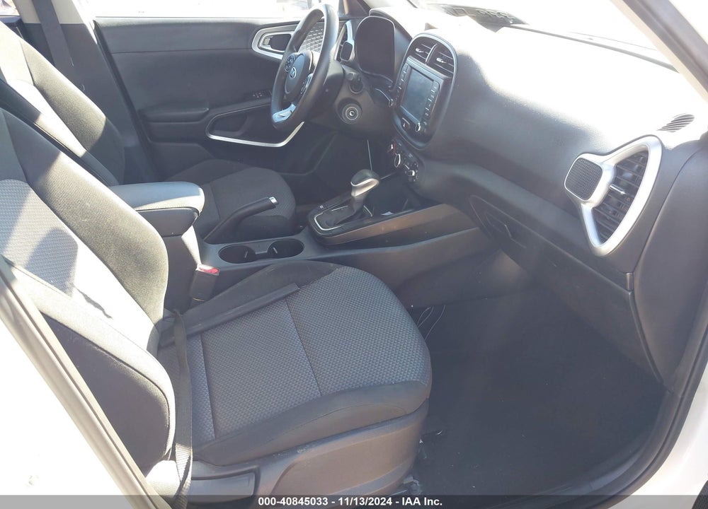 2021 KIA SOUL LX VIN: KNDJ23AU2M7743886