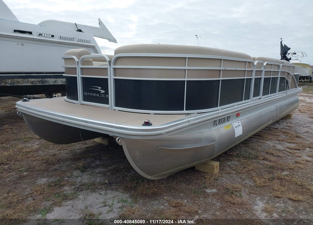 2015 BENNINGTON OTHER VIN: ETWB3768F515