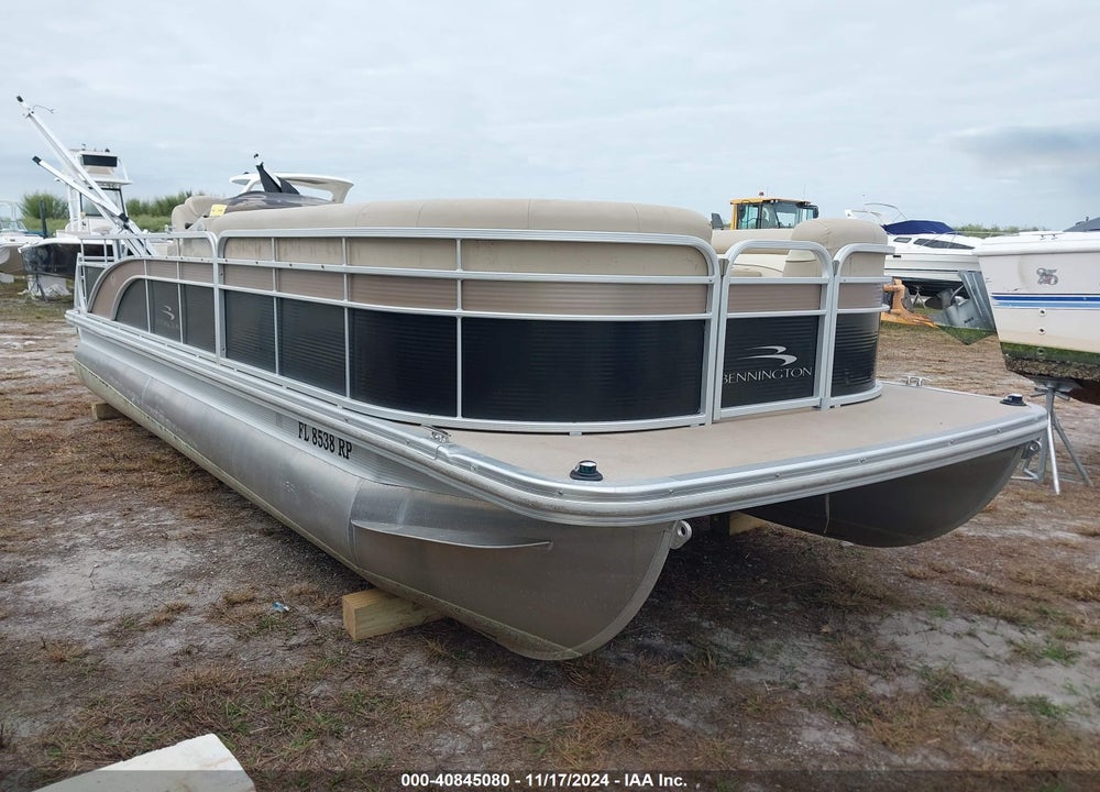 2015 BENNINGTON OTHER VIN: ETWB3768F515