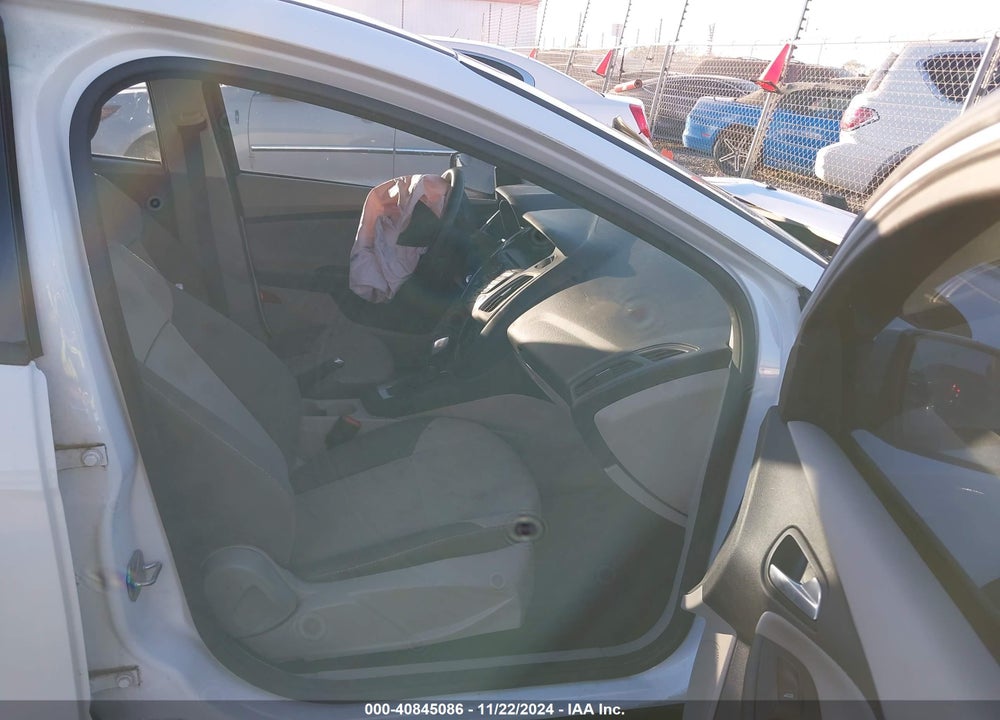 2014 FORD FOCUS SE VIN: 1FADP3F25EL244049