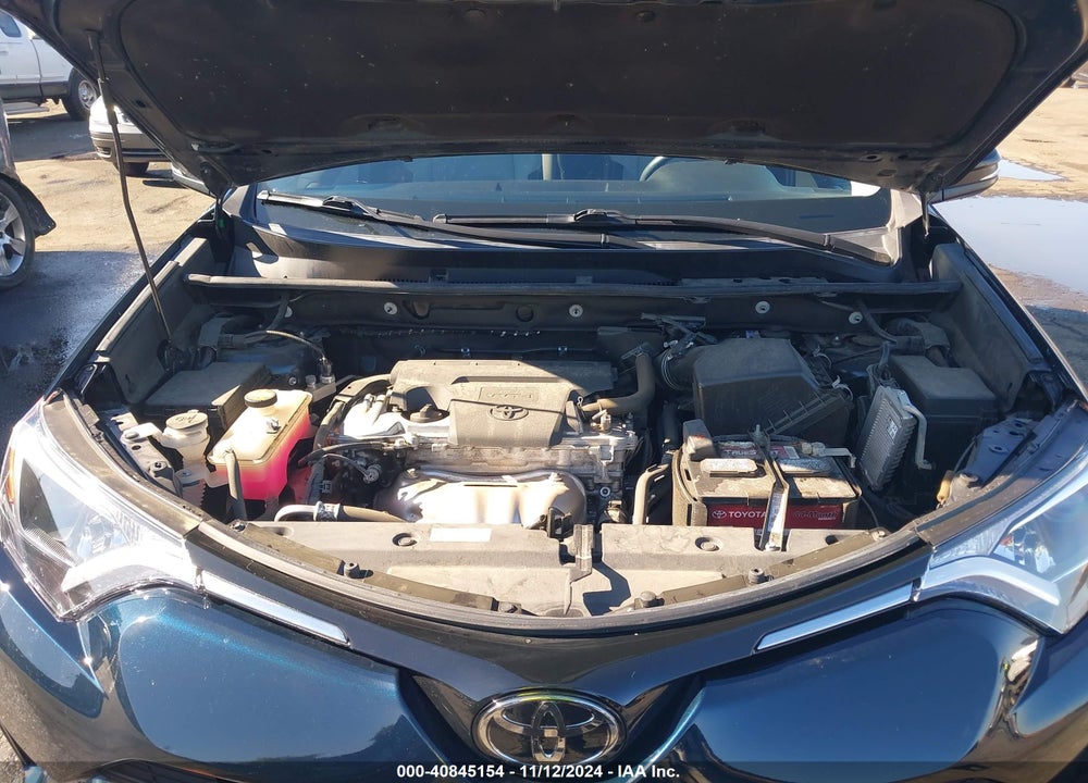 2017 TOYOTA RAV4 XLE VIN: 2T3RFREV9HW560749