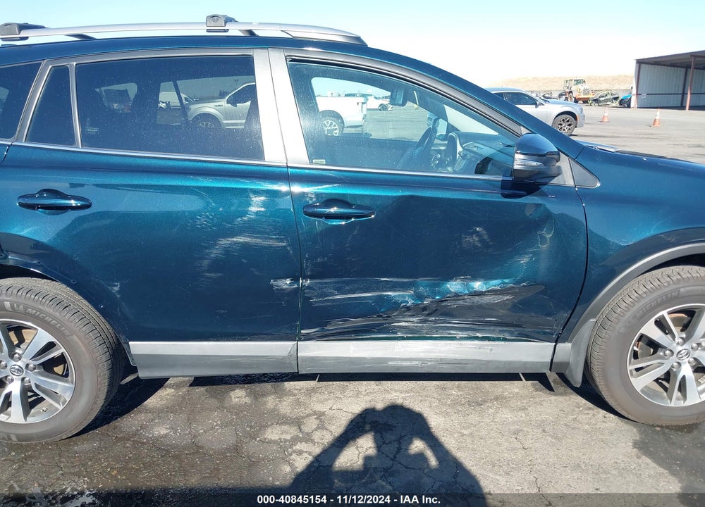 2017 TOYOTA RAV4 XLE VIN: 2T3RFREV9HW560749