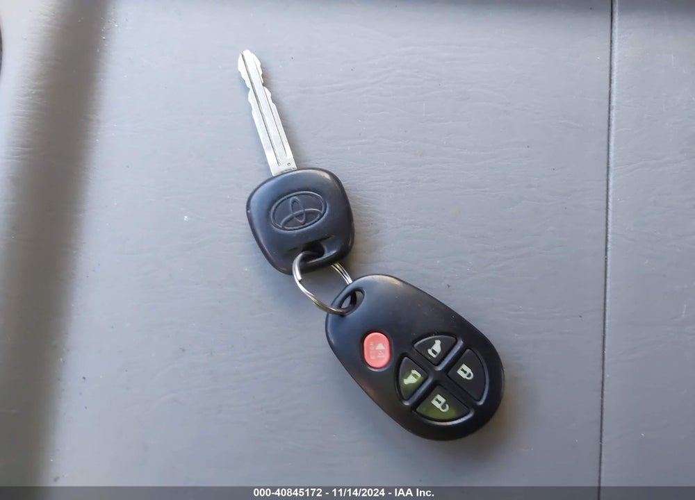 2008 TOYOTA SIENNA LE VIN: 5TDZK23C38S173071