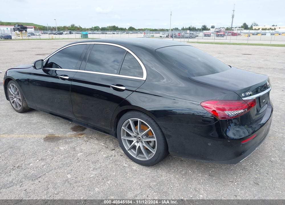 2022 MERCEDES-BENZ E 350 VIN: W1KZF8DB2NB070990