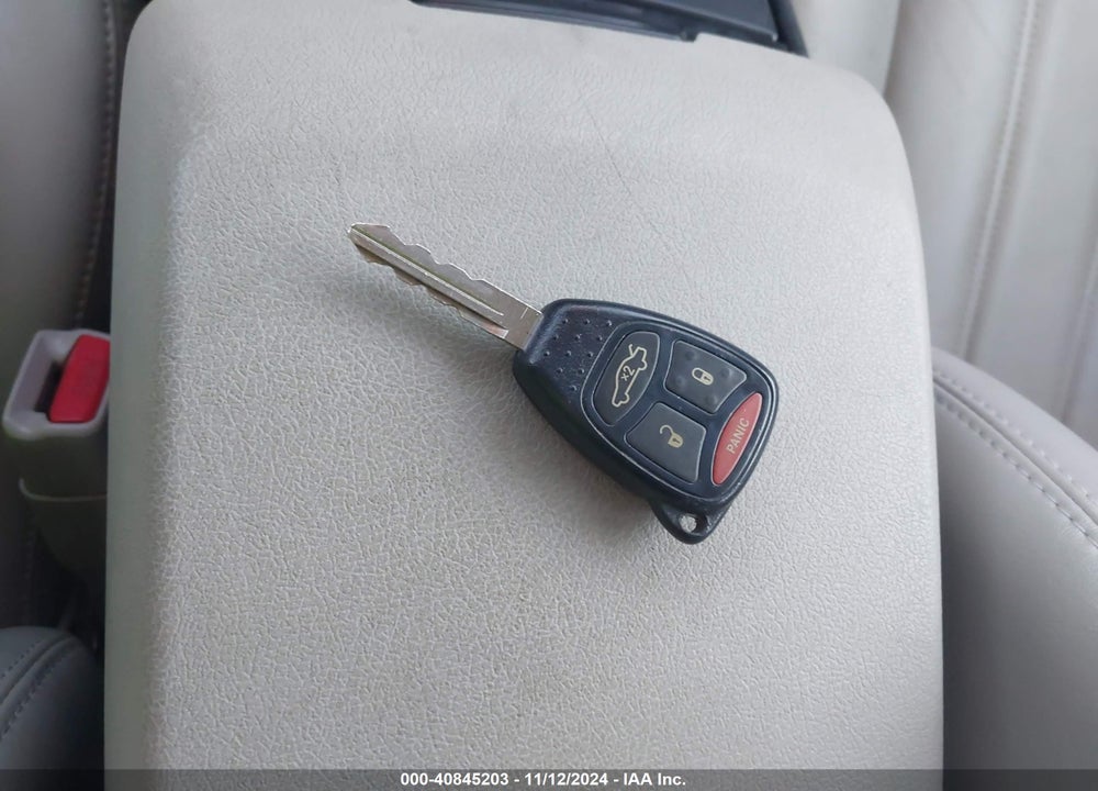 2007 CHRYSLER 300C VIN: 2C3LA63HX7H657932