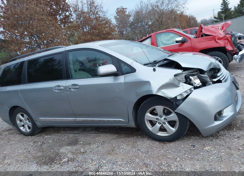 2014 TOYOTA SIENNA LE V6 8 PASSENGER VIN: 5TDKK3DC3ES444017