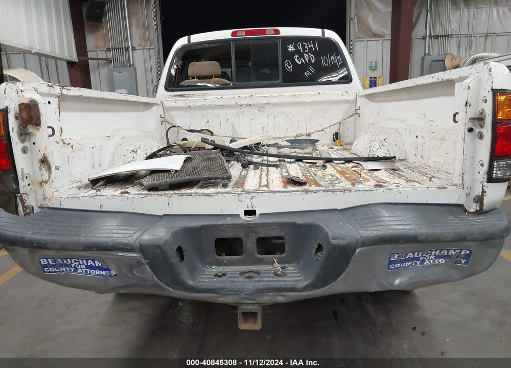 2003 TOYOTA TUNDRA SR5 V8 VIN: 5TBBT44163S399632