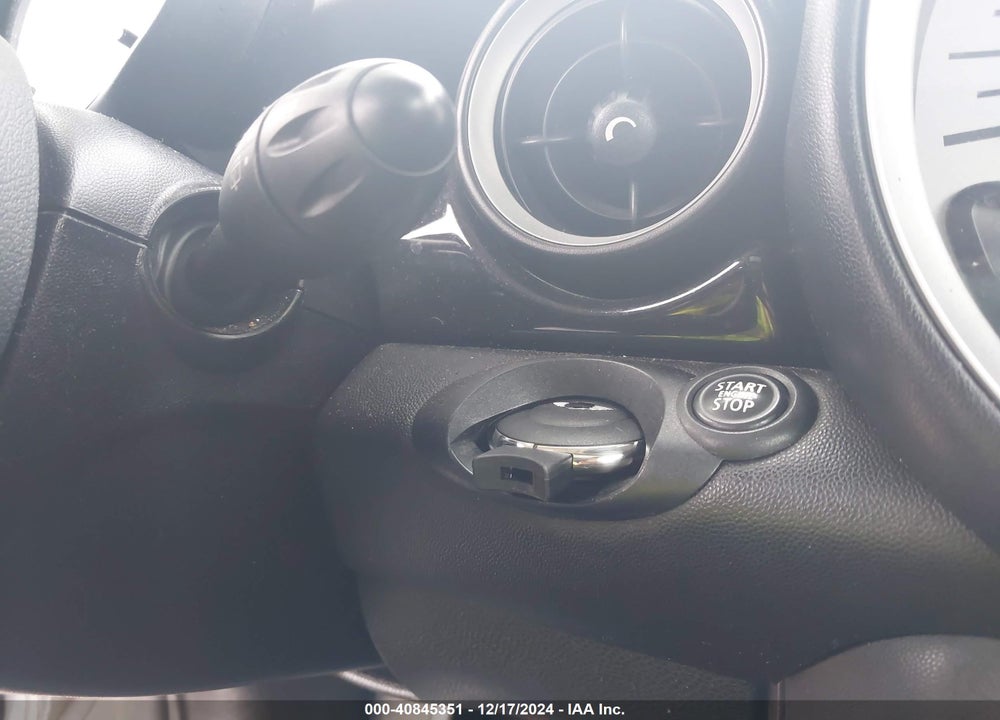 2011 MINI COOPER CLUBMAN VIN: WMWZF3C56BTY00718
