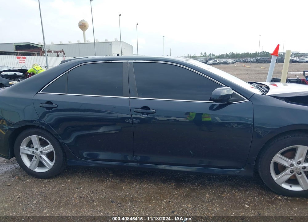 2014 TOYOTA CAMRY SE VIN: 4T1BF1FK6EU741352