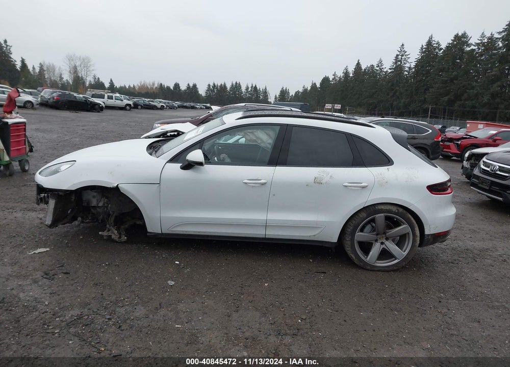 2017 PORSCHE MACAN S VIN: WP1AB2A57HLB20116