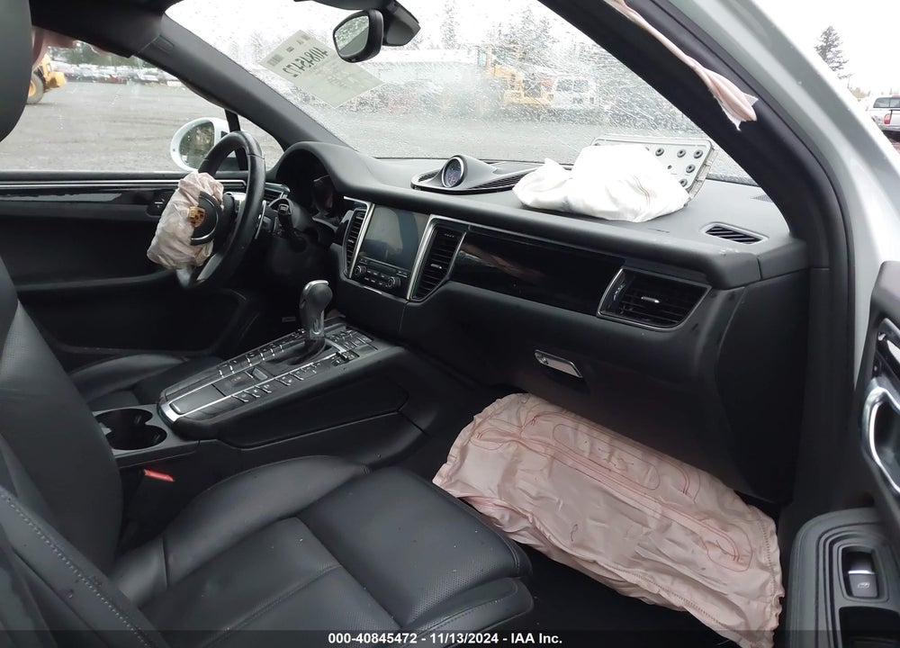 2017 PORSCHE MACAN S VIN: WP1AB2A57HLB20116