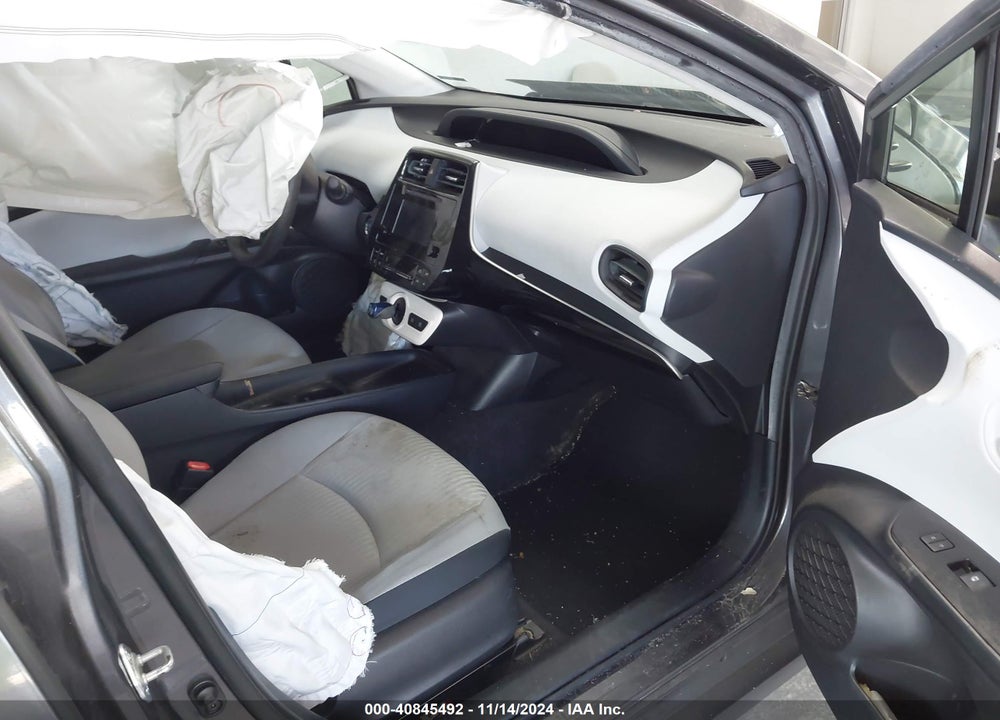 2017 TOYOTA PRIUS TWO VIN: JTDKBRFU7H3033671
