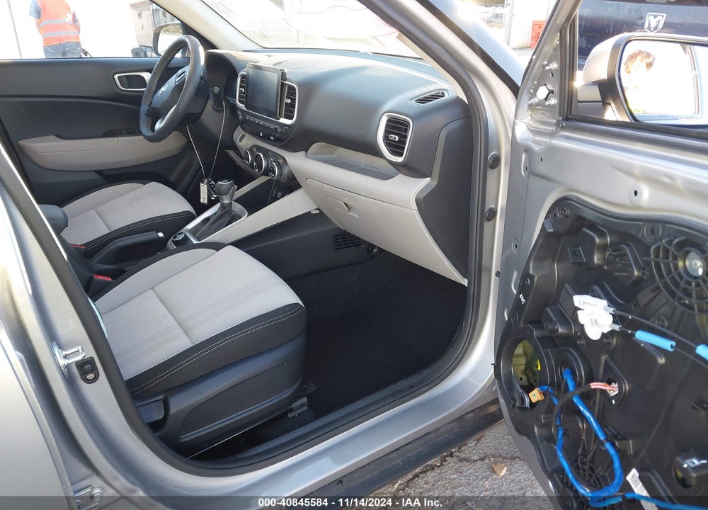 2024 HYUNDAI VENUE SEL VIN: KMHRC8A31RU333993