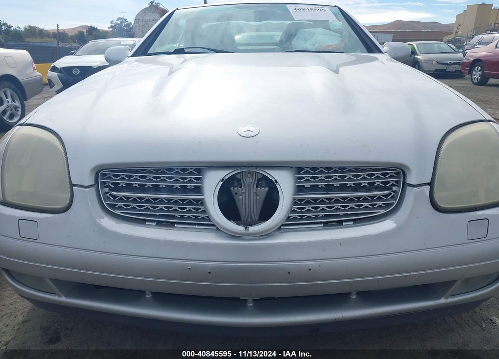 1998 MERCEDES-BENZ SLK 230 VIN: WDBKK47F2WF071550