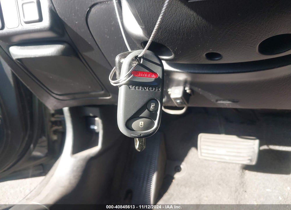 2005 HONDA CIVIC LX VIN: 1HGEM22505L068370