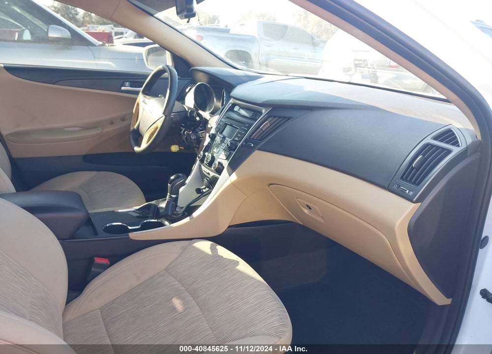 2014 HYUNDAI SONATA GLS VIN: 5NPEB4AC0EH910208