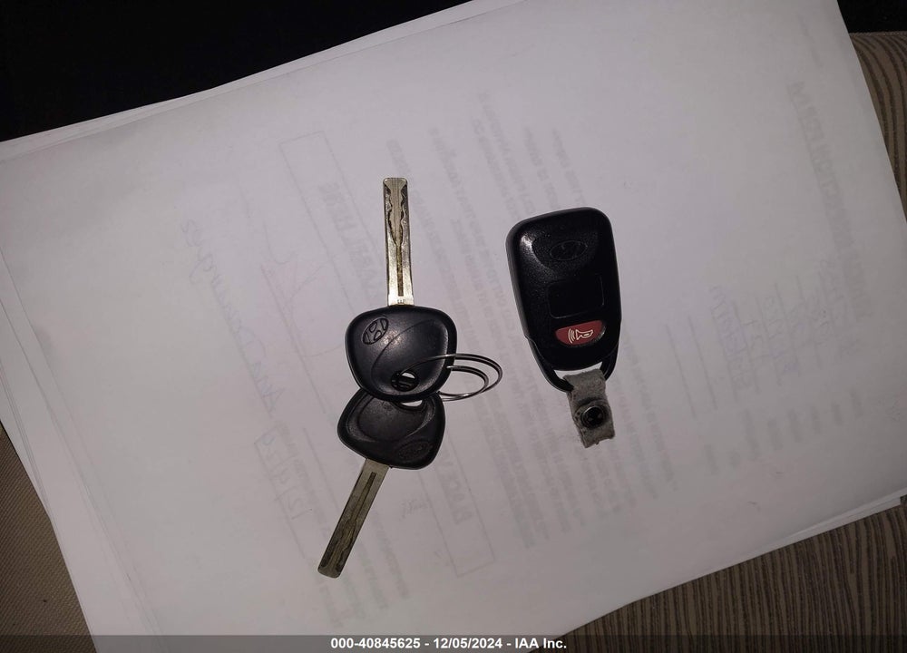 2014 HYUNDAI SONATA GLS VIN: 5NPEB4AC0EH910208