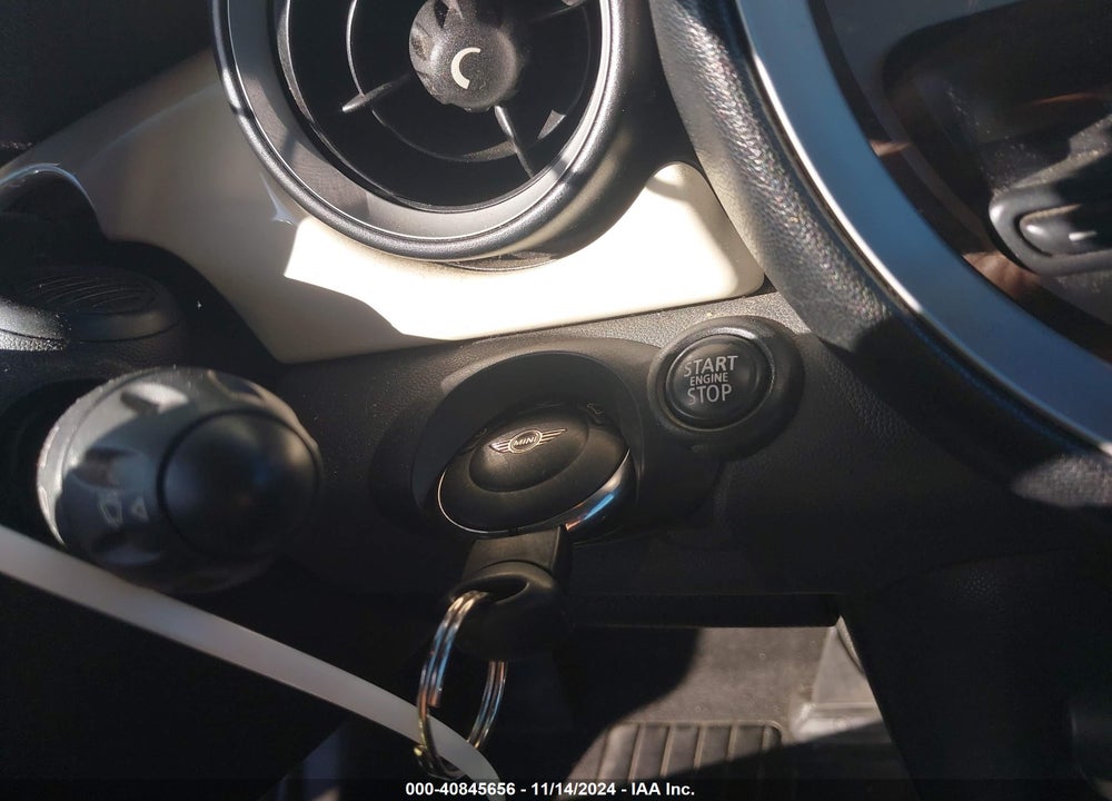2012 MINI COOPER VIN: WMWZN3C53CT133949