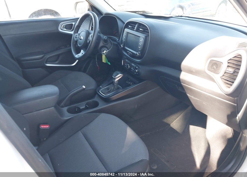 2021 KIA SOUL LX VIN: KNDJ23AU0M7143612