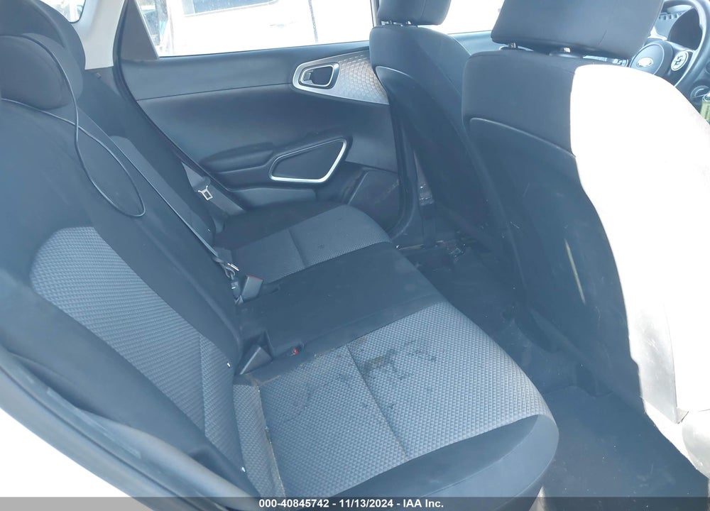 2021 KIA SOUL LX VIN: KNDJ23AU0M7143612