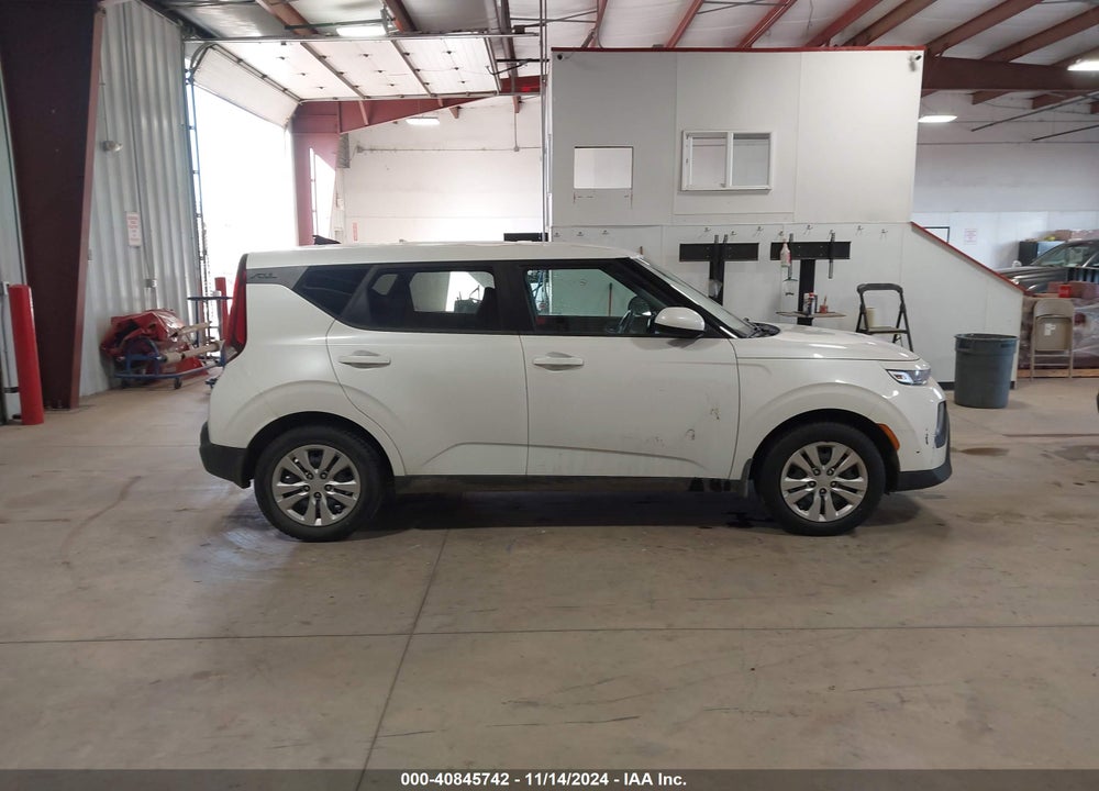 2021 KIA SOUL LX VIN: KNDJ23AU0M7143612