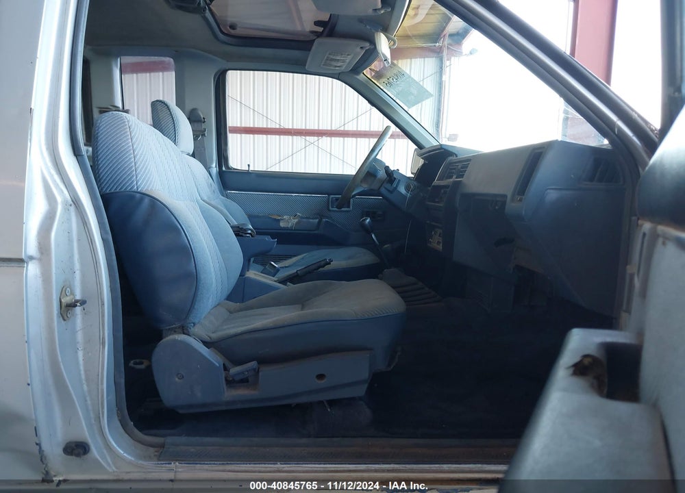 1986 NISSAN D21 KING CAB VIN: JN6HD16Y3GW005725