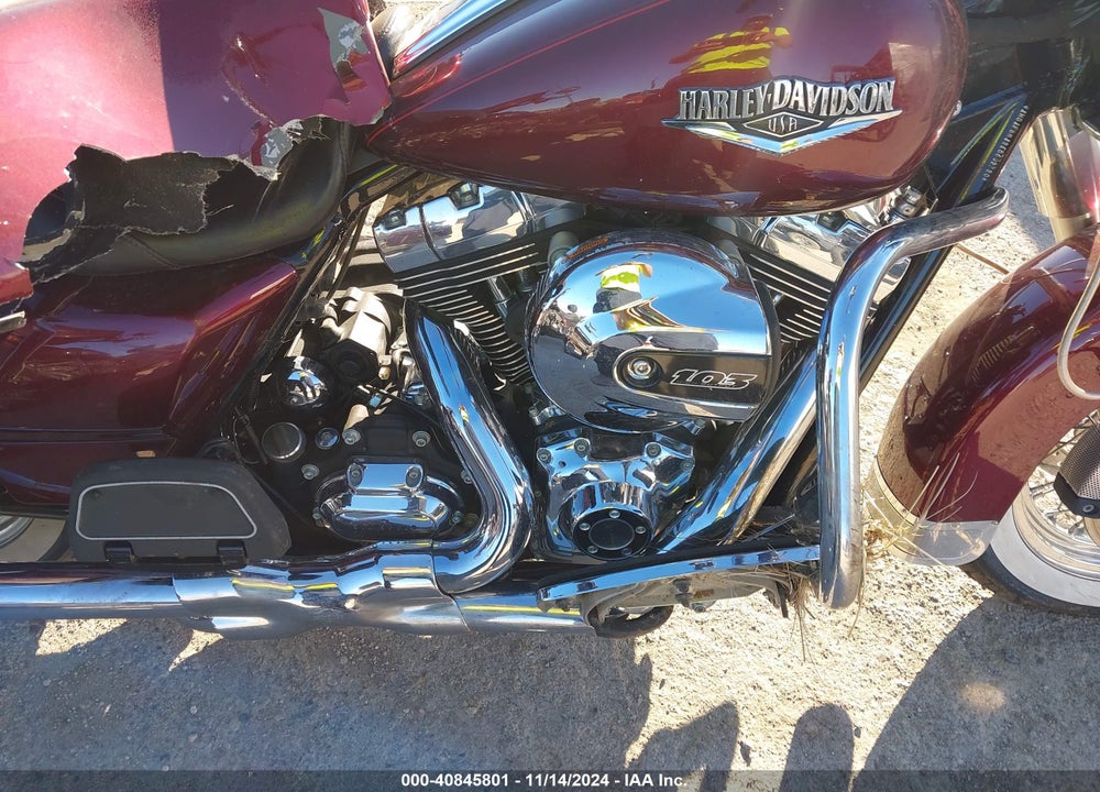 2014 HARLEY-DAVIDSON FLHR ROAD KING VIN: 1HD1FBM12EB602720
