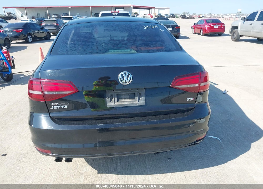 2018 VOLKSWAGEN JETTA 1.4T S VIN: 3VW2B7AJXJM229493