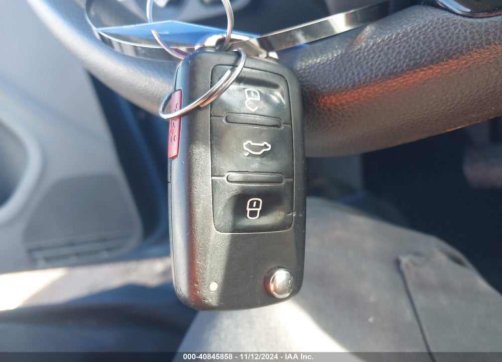 2015 VOLKSWAGEN JETTA 1.8T SE VIN: 3VWD17AJ2FM234593