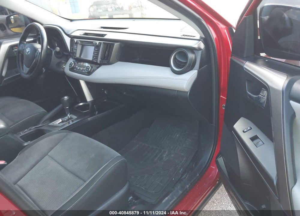 2017 TOYOTA RAV4 XLE VIN: JTMWFREV2HJ134807