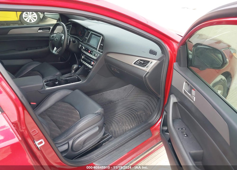 2018 HYUNDAI SONATA SPORT VIN: 5NPE34AF4JH619213