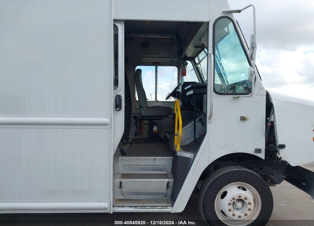 2013 FORD F-59 COMMERCIAL STRIPPED VIN: 1F65F5KY4D0A08597