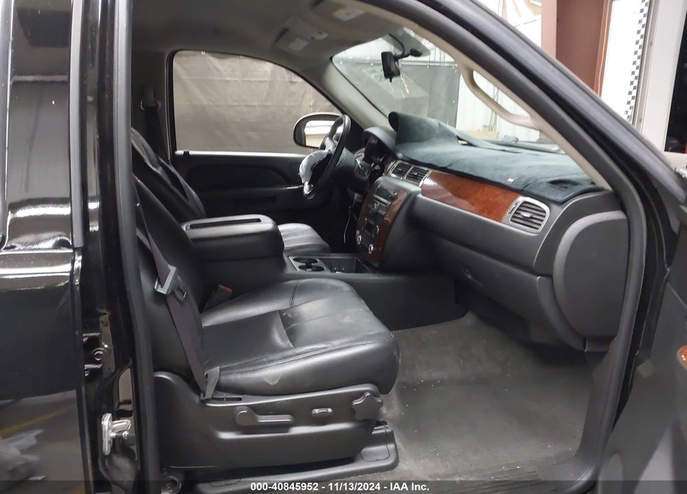 2010 CHEVROLET TAHOE LT VIN: 1GNMCBE36AR246191