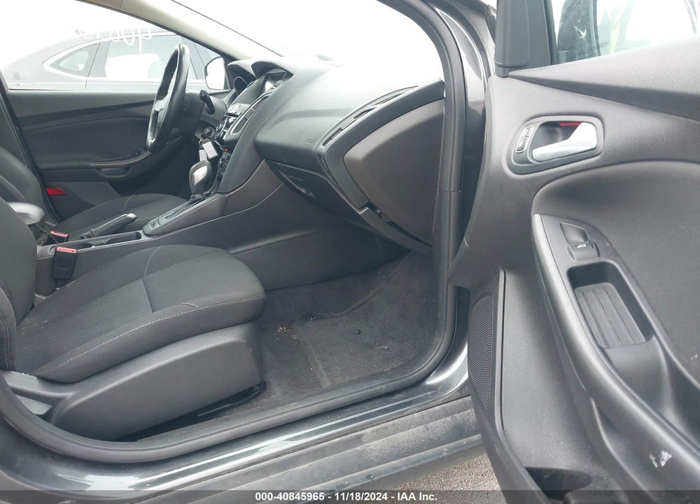 2017 FORD FOCUS SEL VIN: 1FADP3H23HL226392