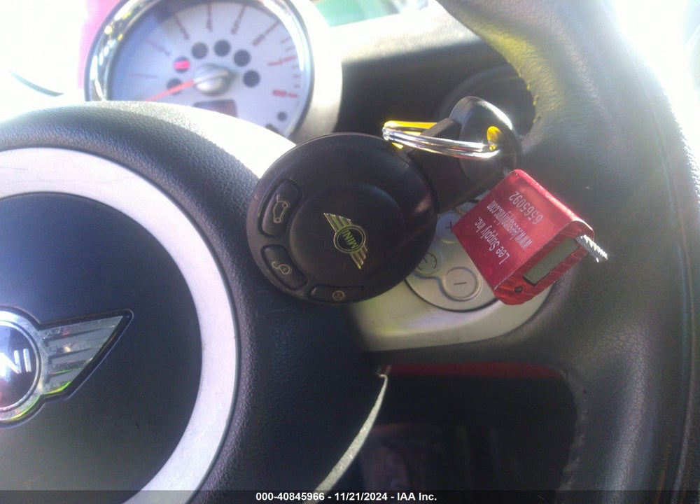 2009 MINI COOPER S CLUBMAN VIN: WMWMM33589TP72589