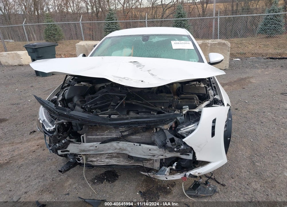 2019 BUICK REGAL SPORTBACK AWD ESSENCE VIN: W04GR6SX9K1033426