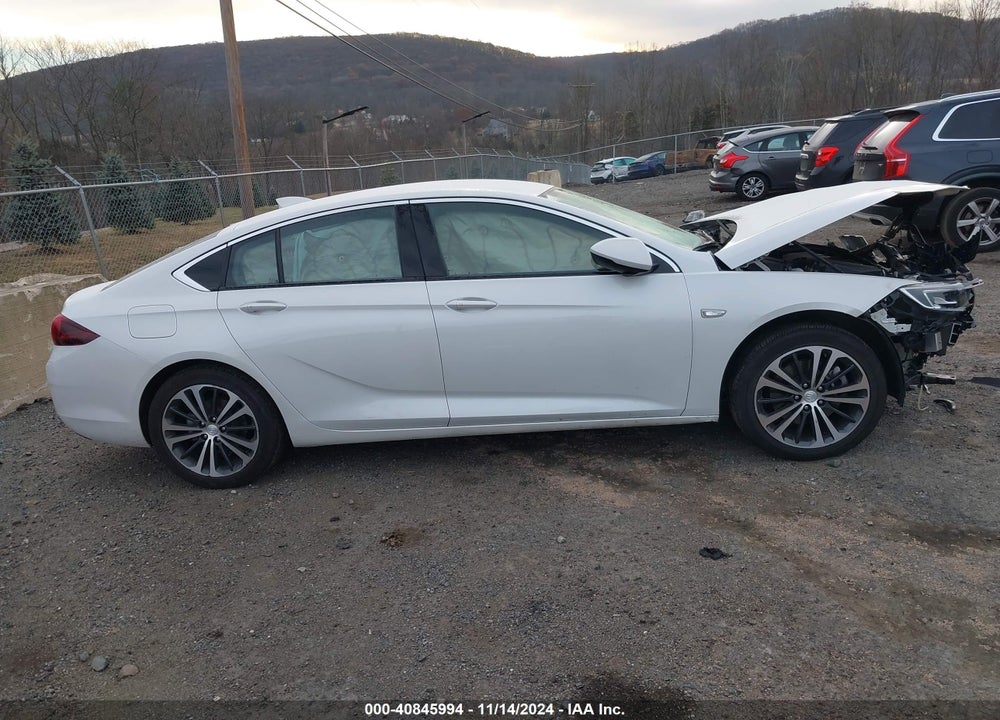 2019 BUICK REGAL SPORTBACK AWD ESSENCE VIN: W04GR6SX9K1033426