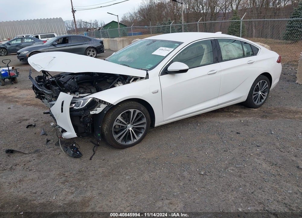 2019 BUICK REGAL SPORTBACK AWD ESSENCE VIN: W04GR6SX9K1033426