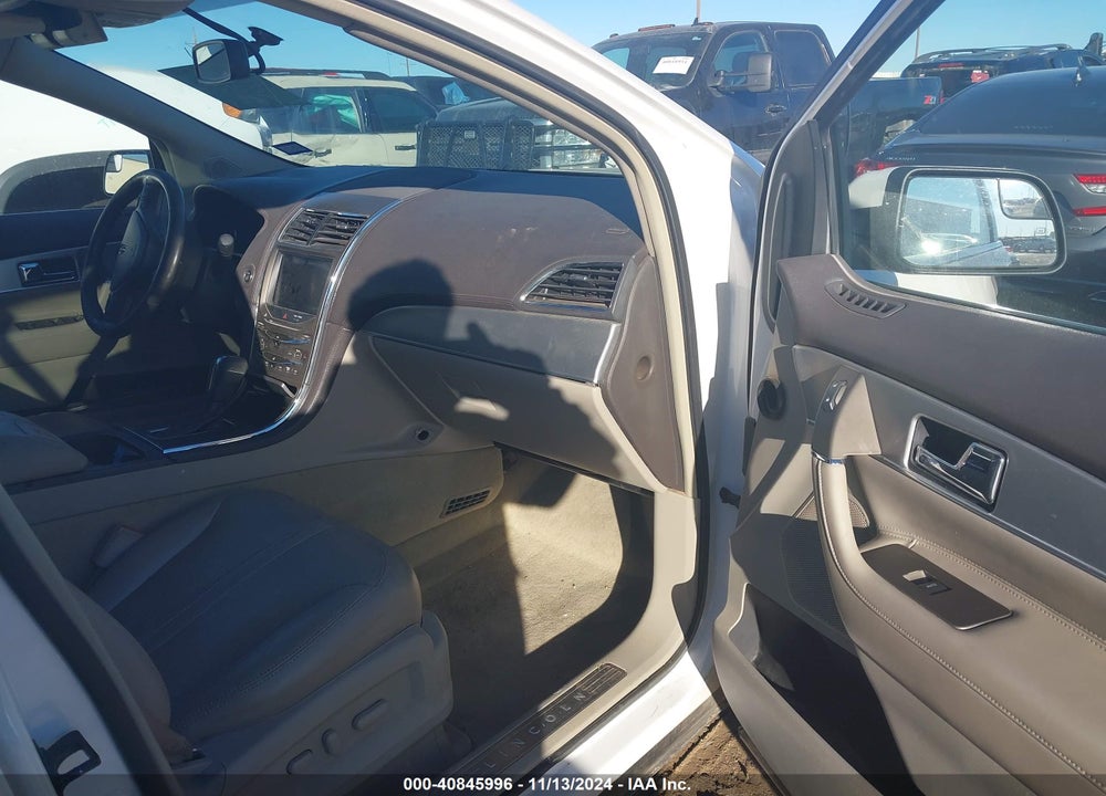 2011 LINCOLN MKX VIN: 2LMDJ8JK4BBJ28983