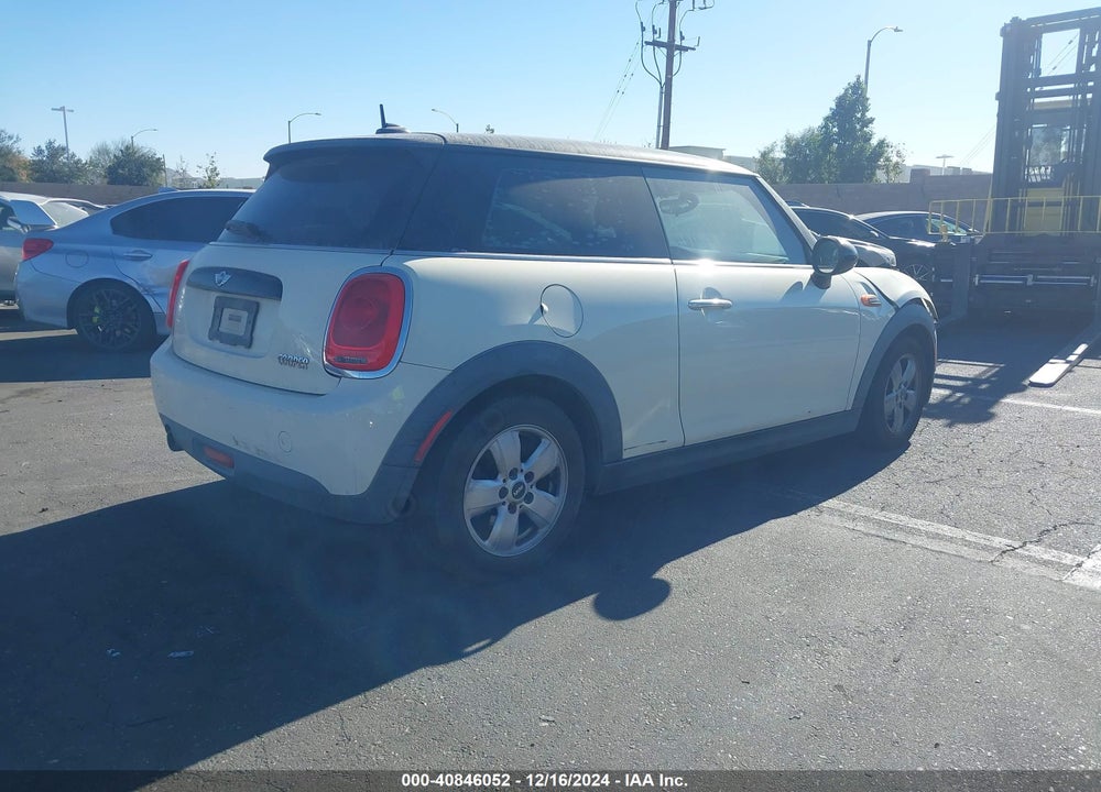 2016 MINI HARDTOP COOPER VIN: WMWXP5C51G2D15547