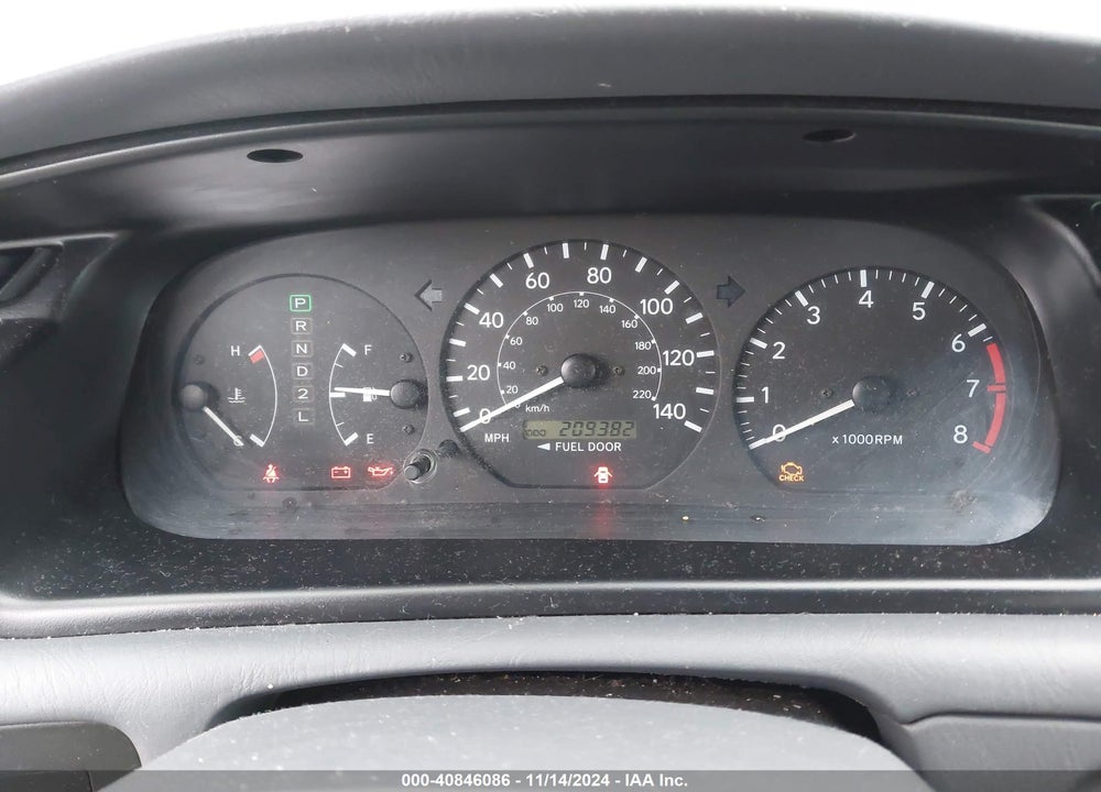 2000 TOYOTA CAMRY LE VIN: JT2BG22K7Y0460839