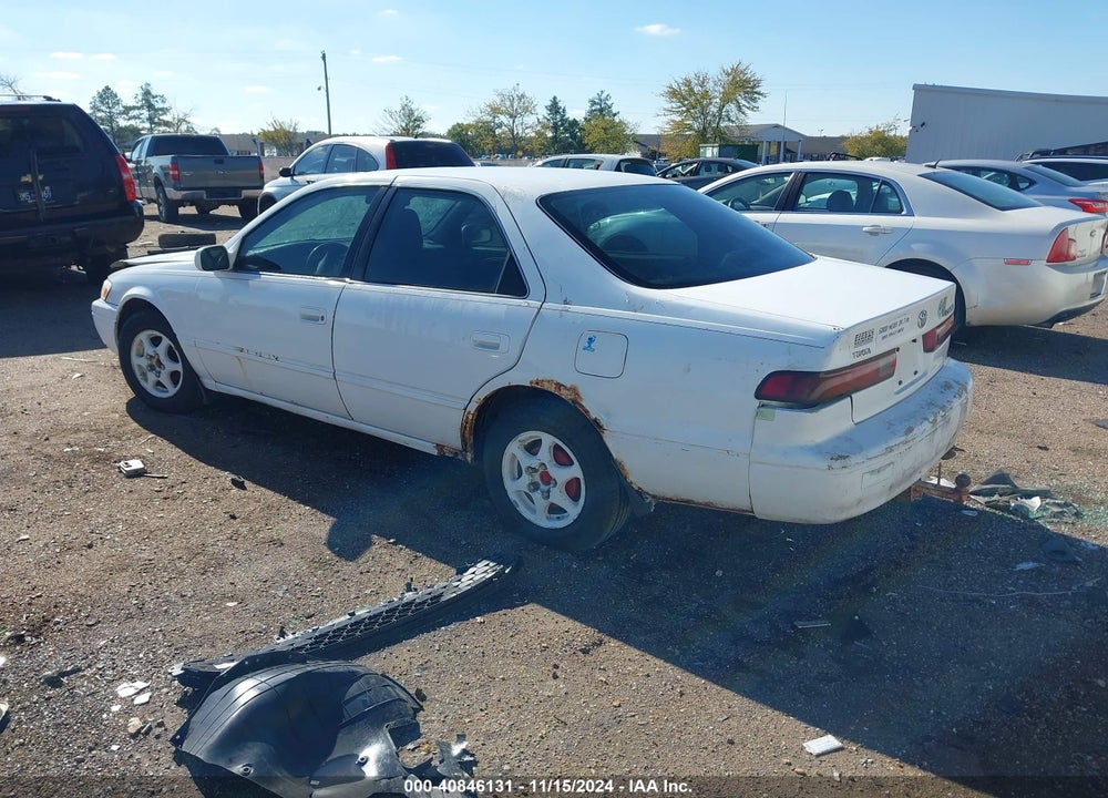 1999 TOYOTA CAMRY LE VIN: JT2BG22KXX0311713